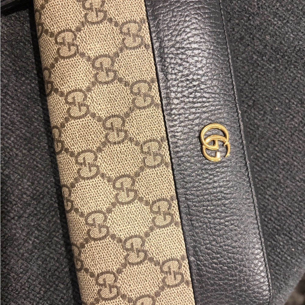 Gucci Beige and Black Wallet